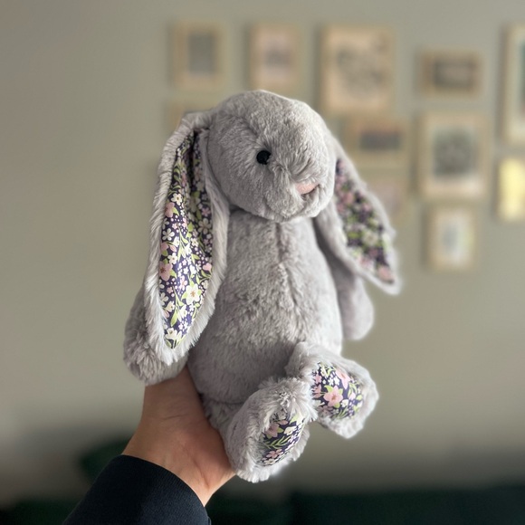 Jellycat Blossom Grey Bunny ‘Bloom’ - Authentic & BNWT! 🌷 - Picture 2 of 6